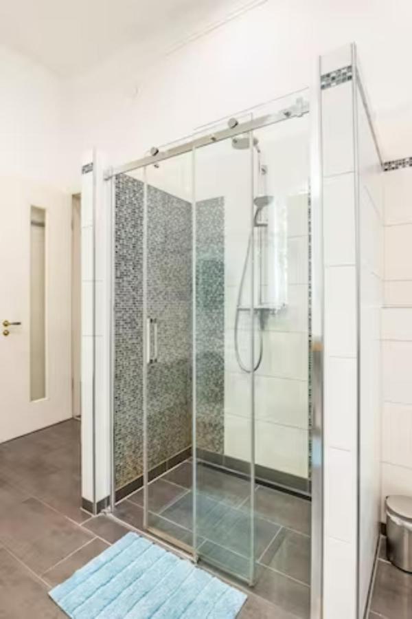 Grosszuegige Altbauwohnung In Bestlage Amburgo Esterno foto